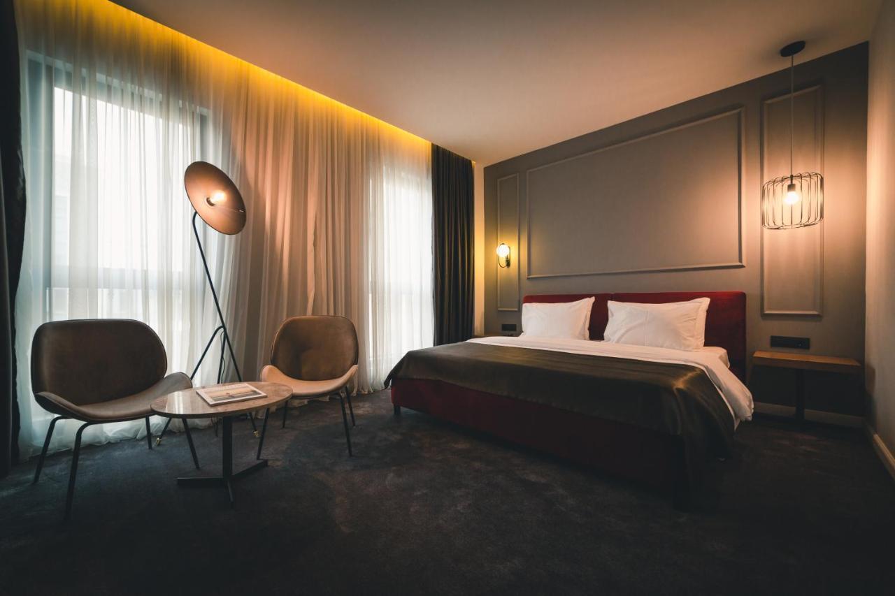 Boscovich Boutique Hotel Podgorica Bagian luar foto